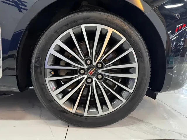 Hongqi H9 — Фото автомобиля 13