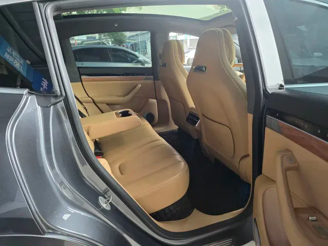 Zhijie Luxeed R7 2024 Pure Electric 802km Max — Фото автомобиля 18