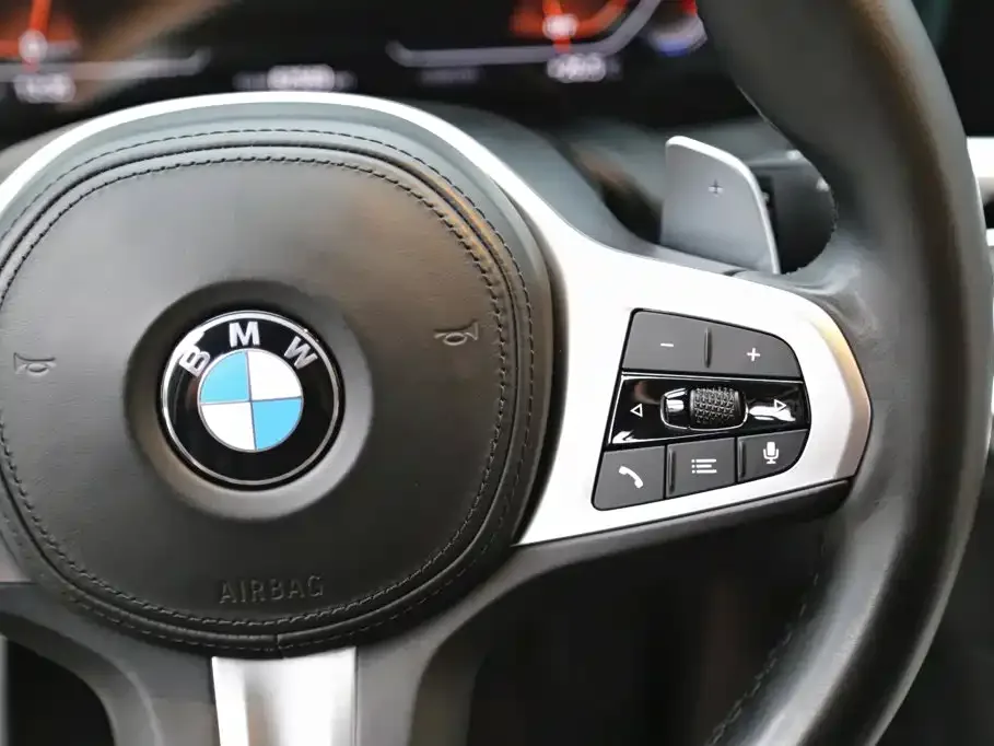 BMW BMW 3 Series 2022 325i M Sport Shadow Edition — Фото автомобиля 18