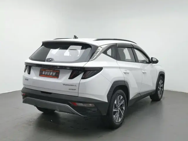 Hyundai Tucson — Фото автомобиля 2