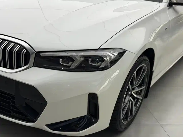 BMW 3 Series — Фото автомобиля 12