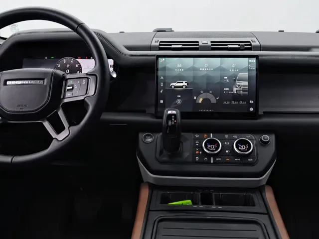 Land Rover Defender — Фото автомобиля 10