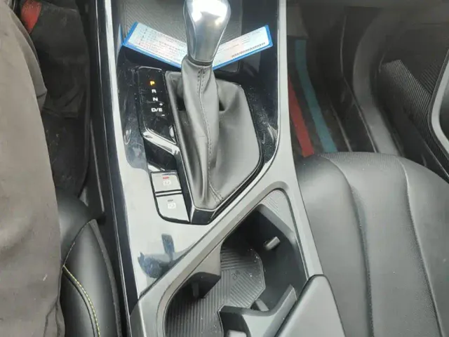 Roewe i5 — Фото автомобиля 13