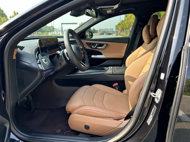 Mercedes-Benz E-Class — Фото автомобиля 6