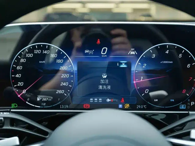 Mercedes-Benz E-Class — Фото автомобиля 7