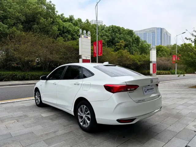 Buick Verano — Фото автомобиля 6