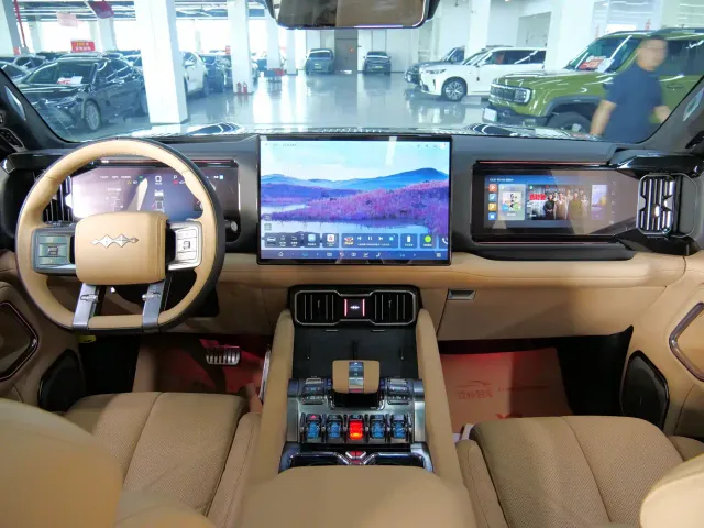 BYD FangChengBao Leopard 8 — Фото автомобиля 17