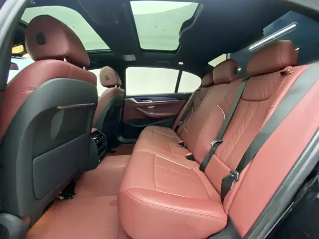 BMW 5 Series — Фото автомобиля 19