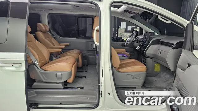 Hyundai Staria Staria 4WD Lounge 7 мест — Фото автомобиля 12