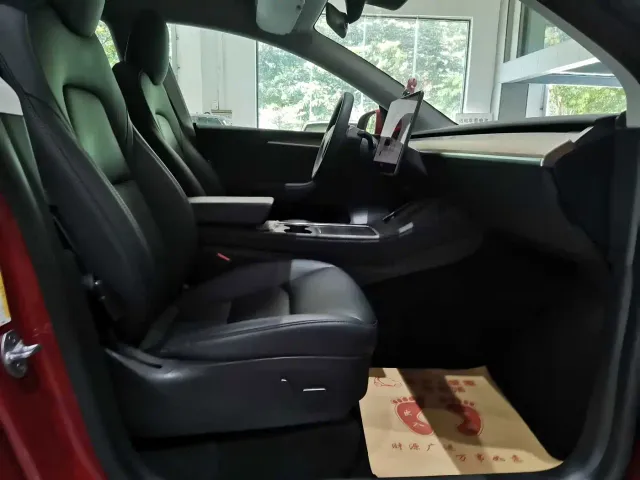 Tesla Model Y — Фото автомобиля 7