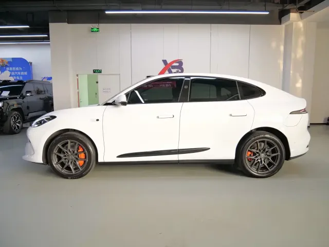 IM Motors IM LS6 2025 Gecko Smart Drive Edition — Фото автомобиля 3