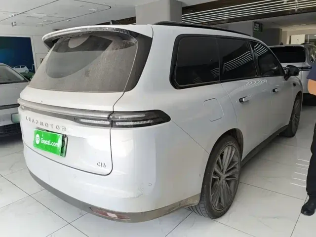 Leapmotor Leapmotor C16 2026 Model Year EREV 280 LiDAR Premium Edition 5-Seater — Фото автомобиля 6
