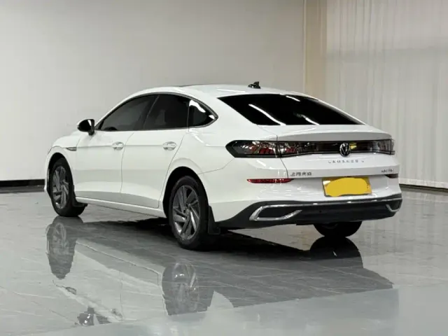 Volkswagen Lamando — Фото автомобиля 4