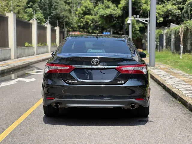 Toyota Camry — Фото автомобиля 7