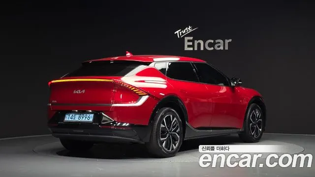 Kia EV6 — Фото автомобиля 2