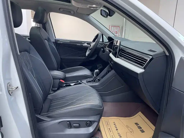 Volkswagen Tiguan L — Фото автомобиля 15