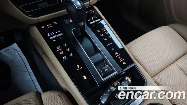 Porsche Macan — Фото автомобиля 11