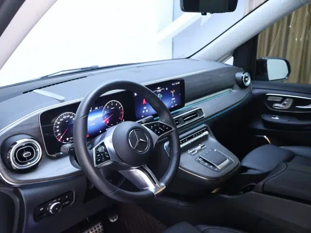 Mercedes-Benz V-Class — Фото автомобиля 11
