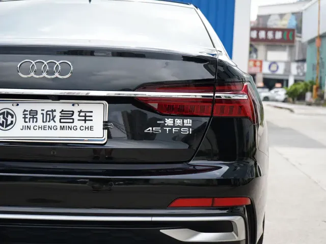Audi A6L — Фото автомобиля 16