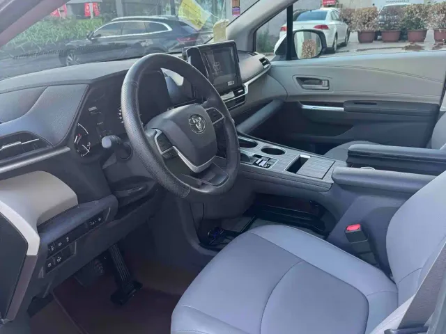 Toyota Granvia — Фото автомобиля 6