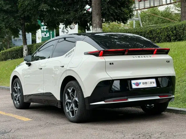Lynk & Co Z20 — Фото автомобиля 4