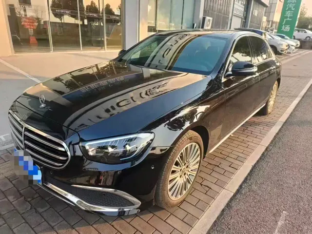 Фотография автомобиля — Mercedes-Benz E-Class
