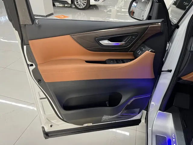 Toyota Vellfire — Фото автомобиля 22