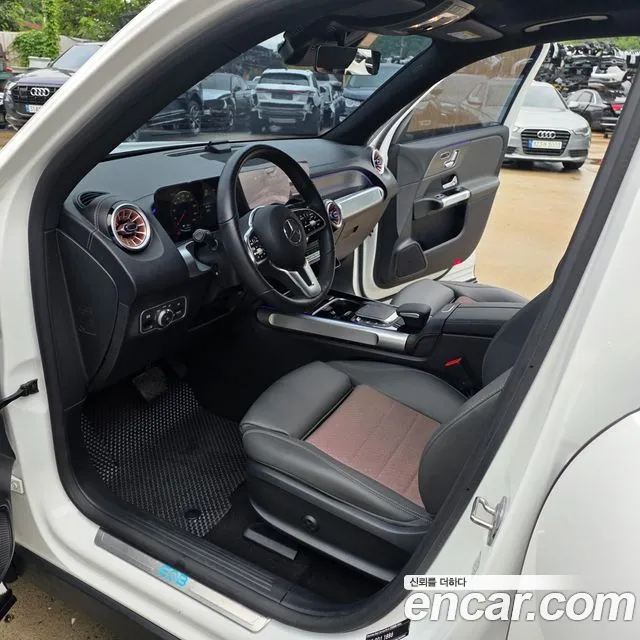Mercedes-Benz EQB X243 — Фото автомобиля 9