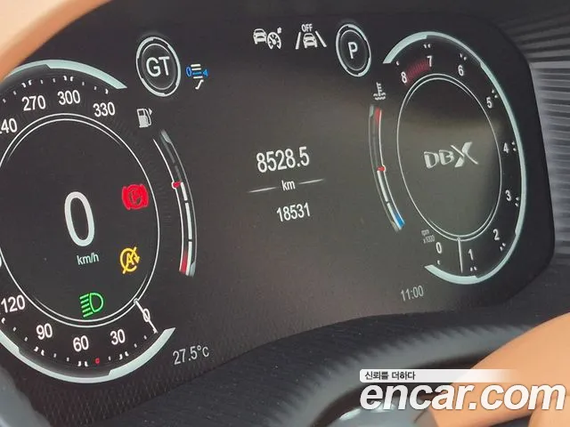 Aston Martin DBX — Фото автомобиля 8