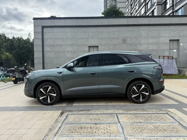 BYD Sealion 06 — Фото автомобиля 15