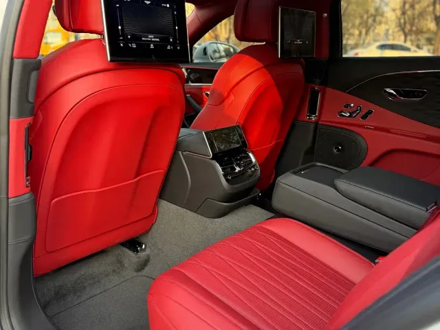 Bentley Flying Spur — Фото автомобиля 19
