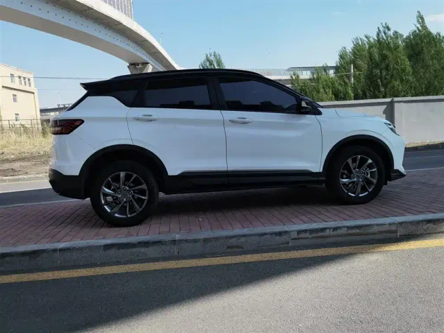 Geely Binyue — Фото автомобиля 10