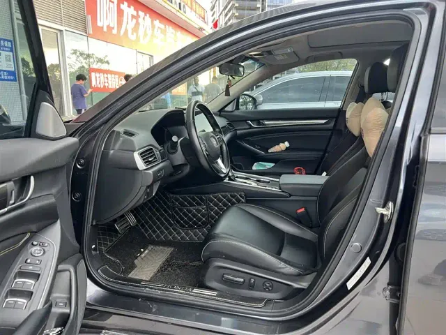Honda Accord — Фото автомобиля 4