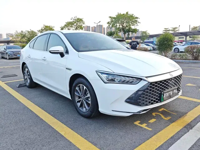 BYD Qin PLUS — Фото автомобиля 3