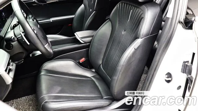 Hyundai Grandeur GN7 — Фото автомобиля 8