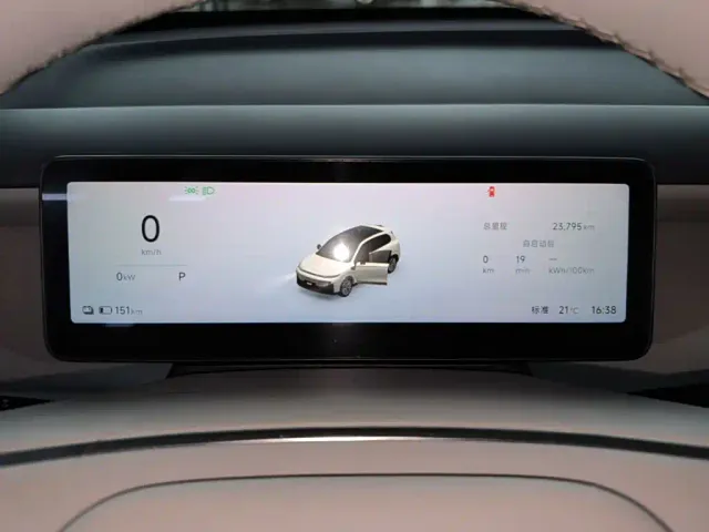 Leapmotor B10 — Фото автомобиля 11
