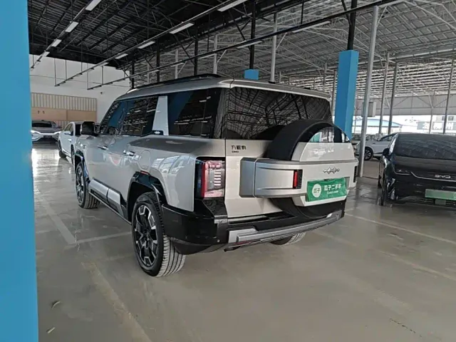 BYD FangChengBao Leopard 8 — Фото автомобиля 4