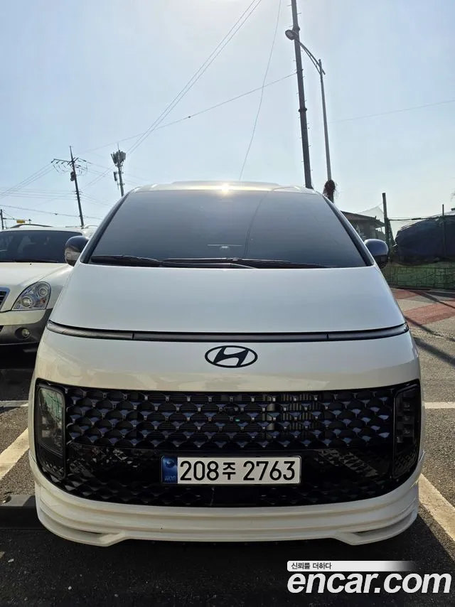 Фотография автомобиля — Hyundai Staria