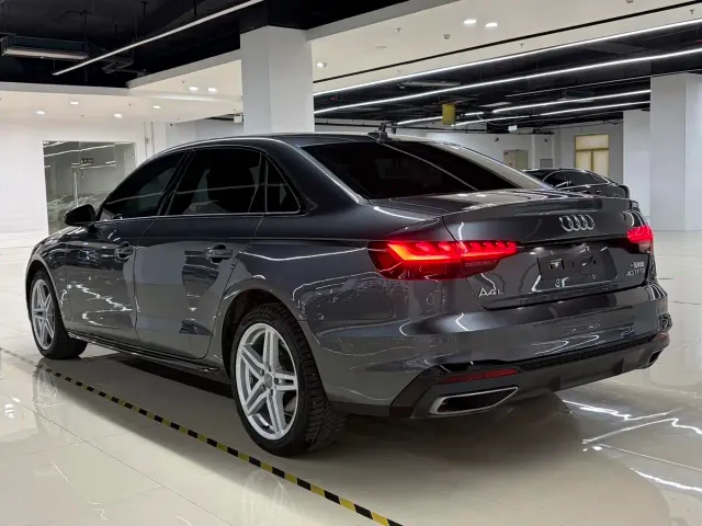 Audi A4L — Фото автомобиля 6