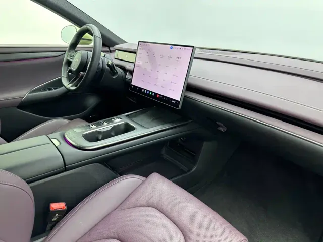 Xiaomi SU7 — Фото автомобиля 18