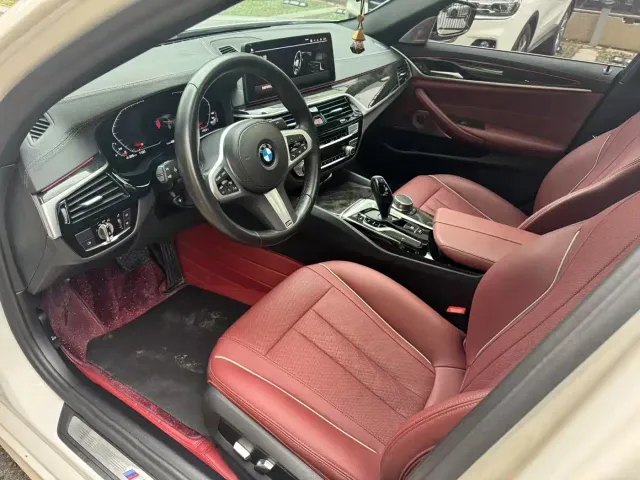 BMW 5 Series — Фото автомобиля 5