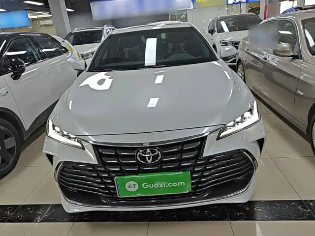 Toyota Avalon — Фото автомобиля 2