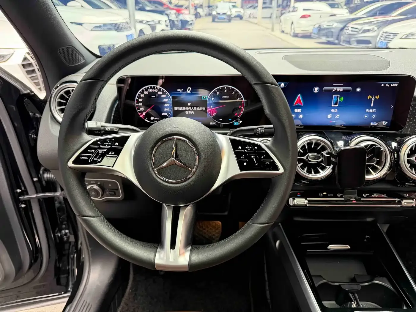 Mercedes-Benz Mercedes-Benz GLB 2024 Facelift GLB 220 Dynamic — Фото автомобиля 14