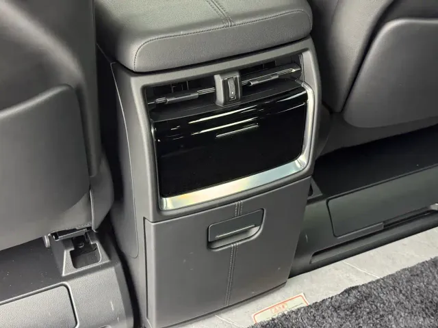 Toyota Vellfire — Фото автомобиля 9