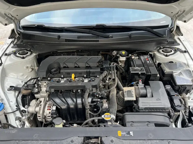 Hyundai Elantra — Фото автомобиля 4