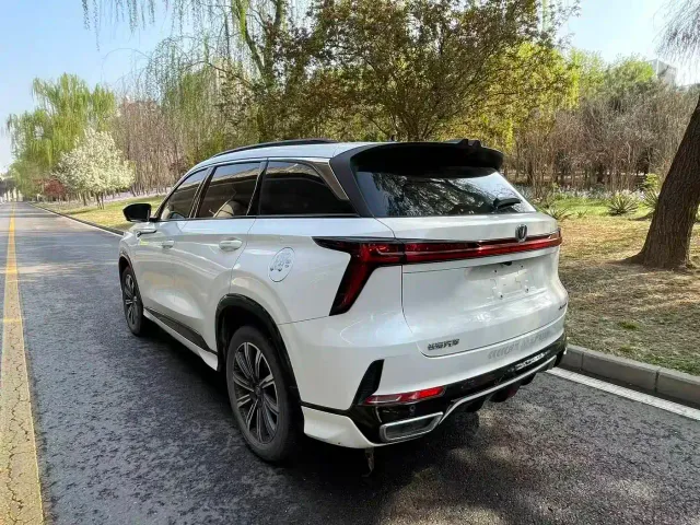 Changan CS75 Plus — Фото автомобиля 4