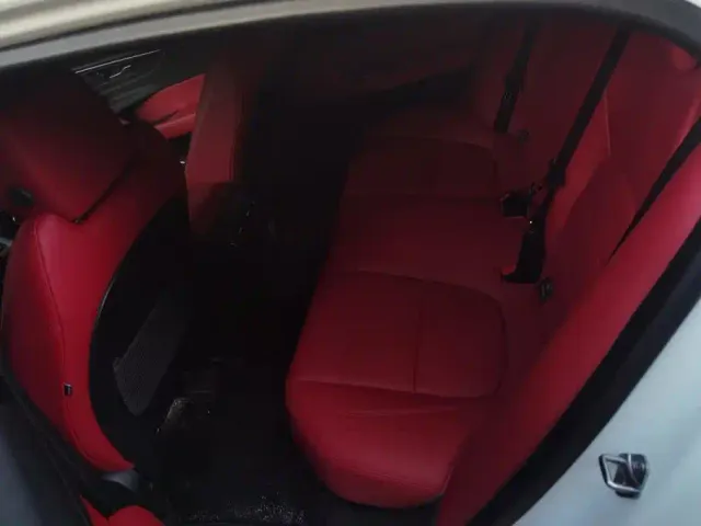 Jaguar XEL — Фото автомобиля 11