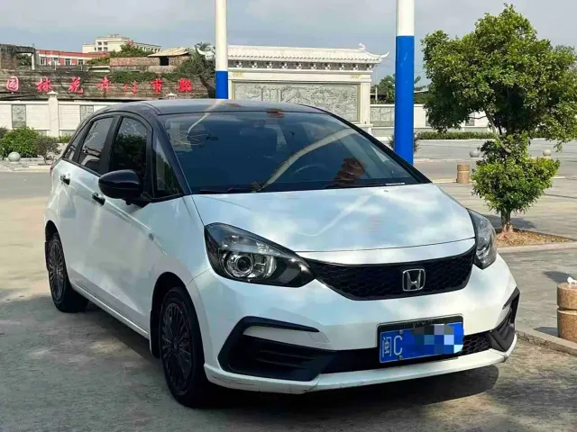 Honda Fit — Фото автомобиля 3