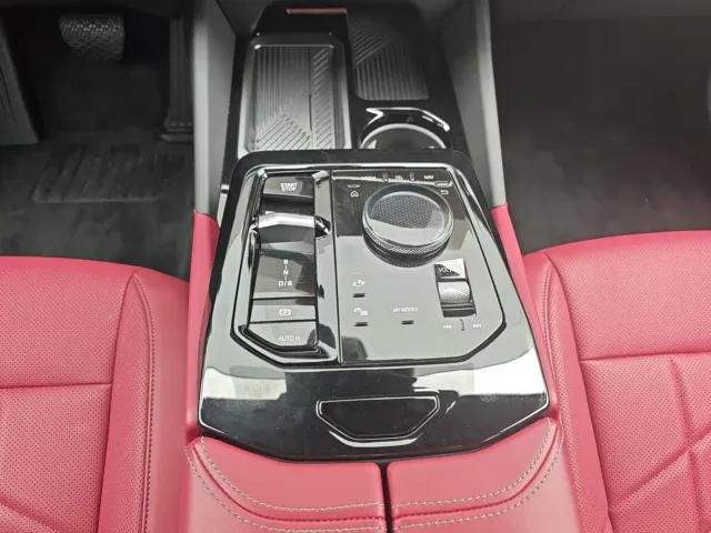 BMW BMW i5 2025 eDrive 35L M Sport Package — Фото автомобиля 13