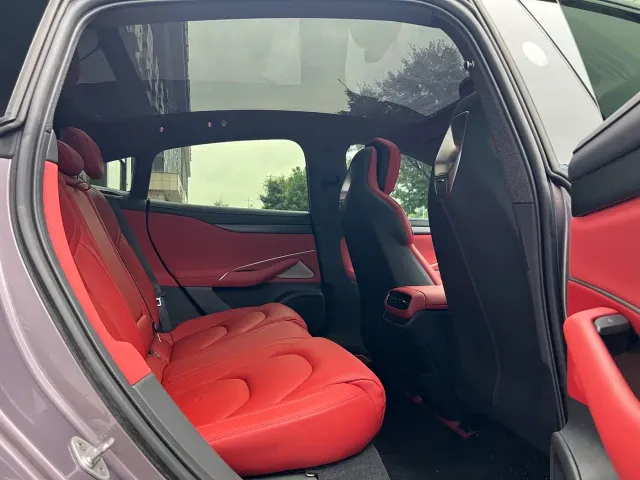 Xiaomi SU7 — Фото автомобиля 11